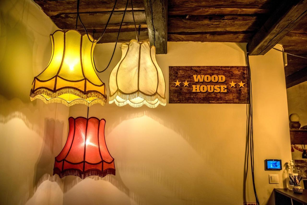 Отель Wood House Republicii Брашов Экстерьер фото