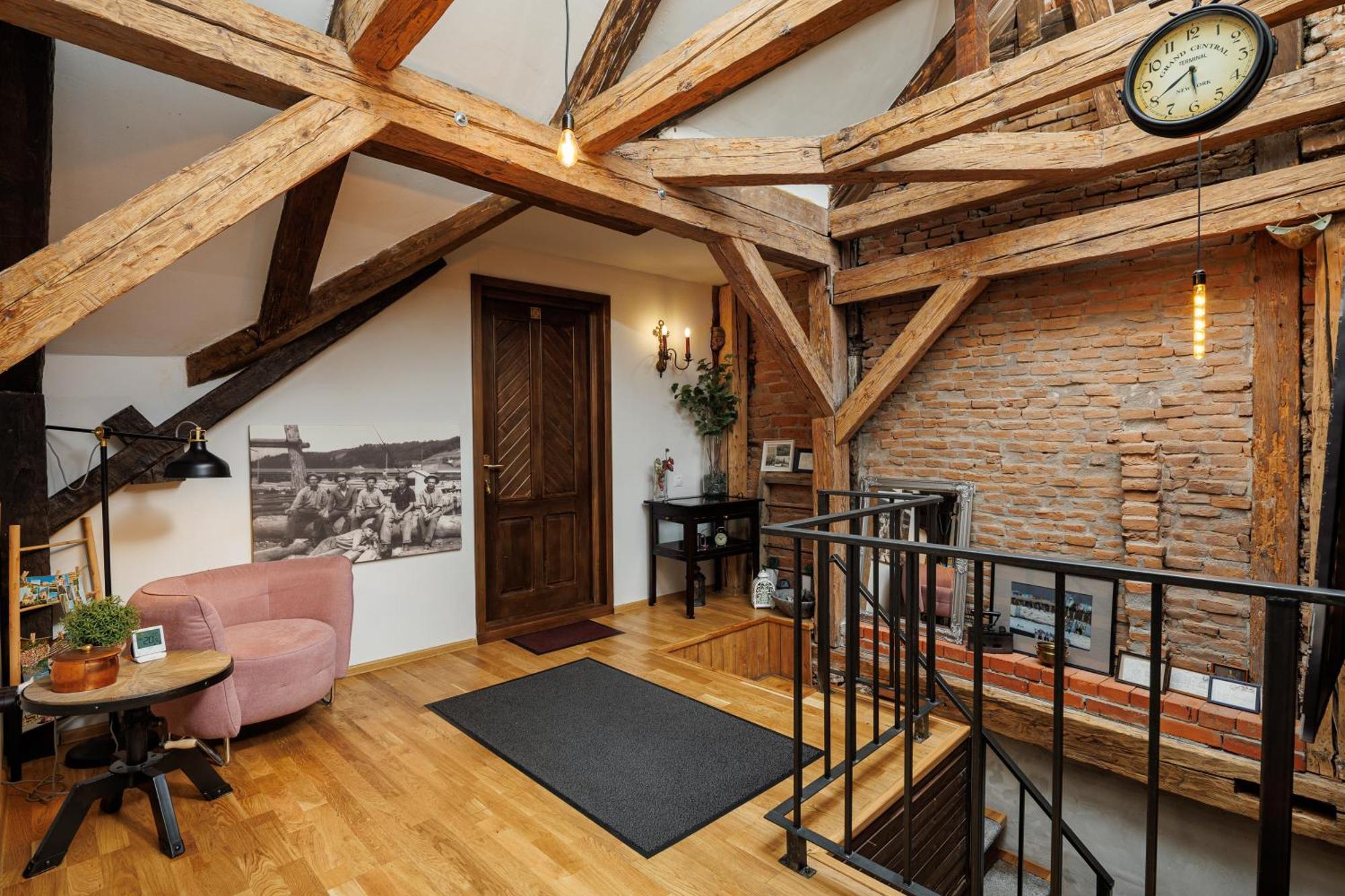 Отель Wood House Republicii Брашов Экстерьер фото
