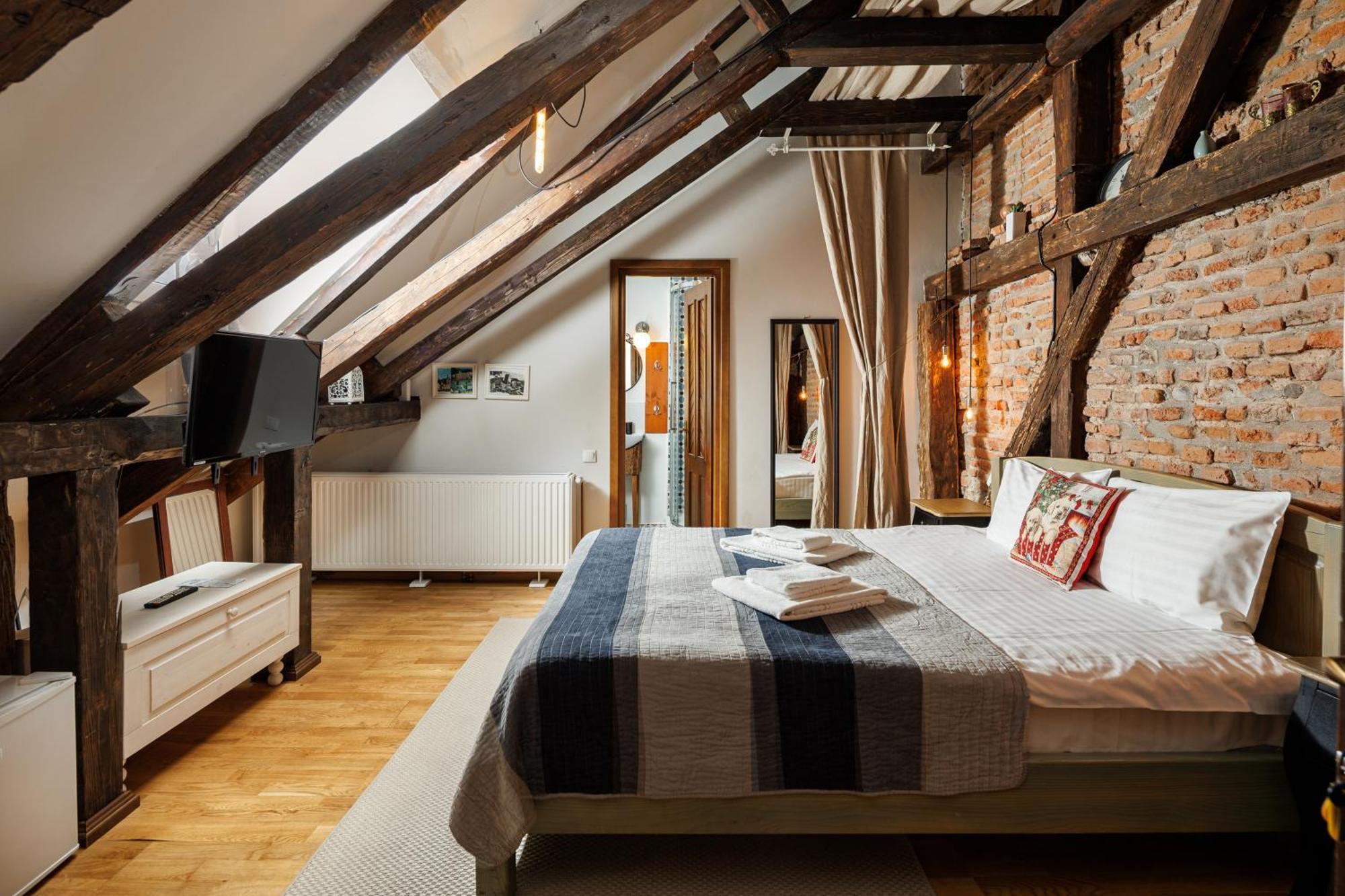 Отель Wood House Republicii Брашов Экстерьер фото